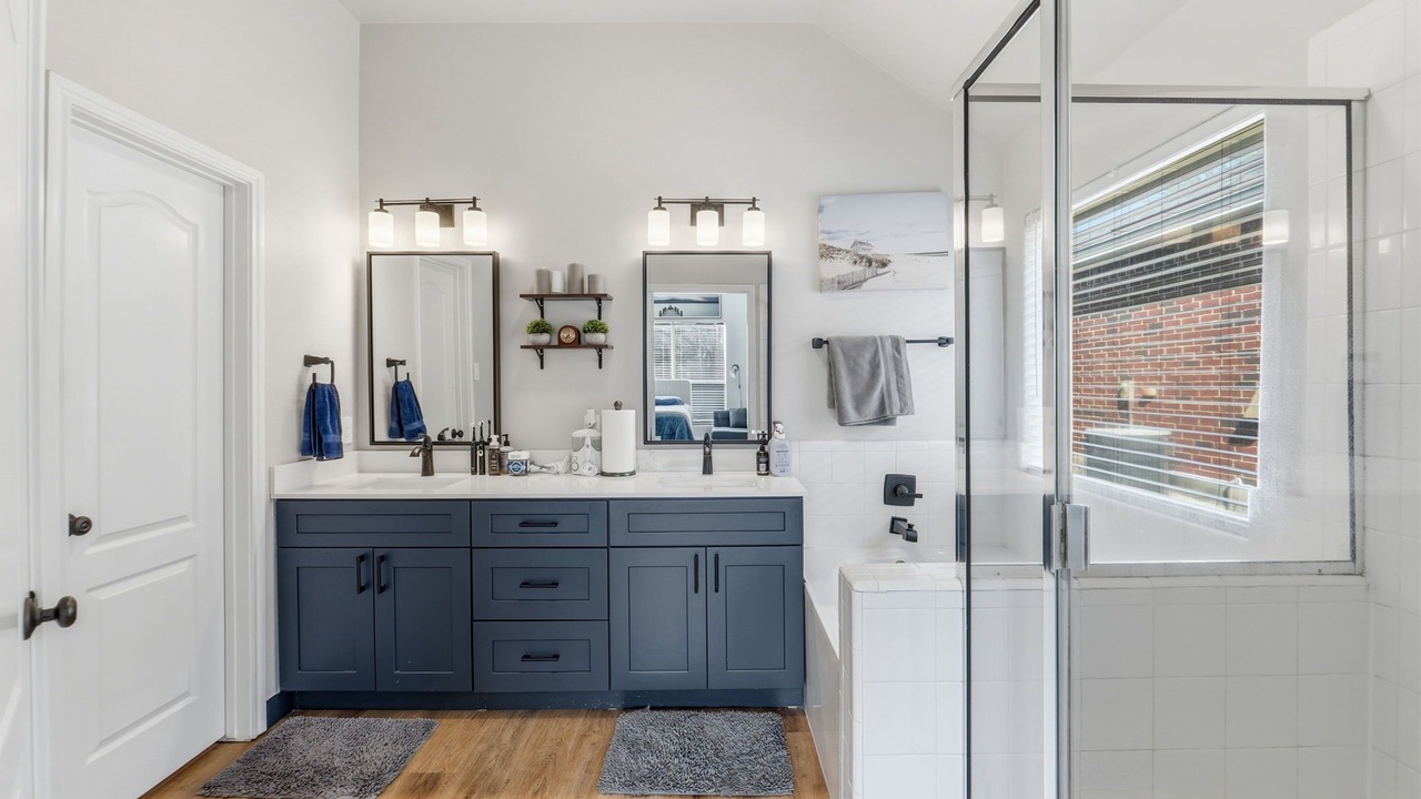 Photo of Bathroom in Pioneer Crossing