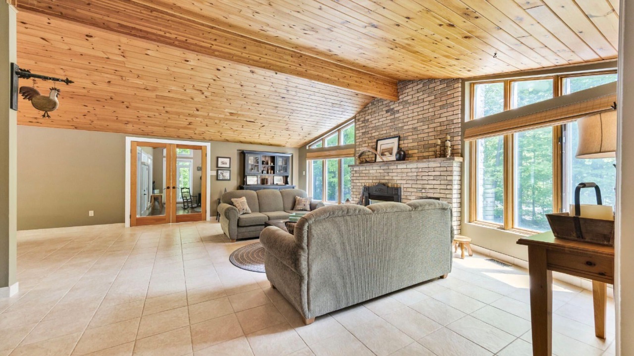 Photo of Livingroom in Tiny