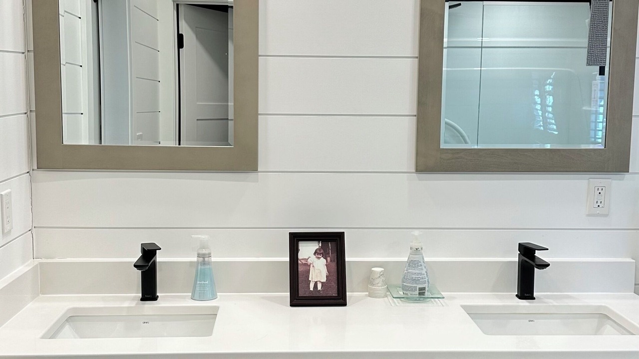 Photo of Bathroom in Hope Bay