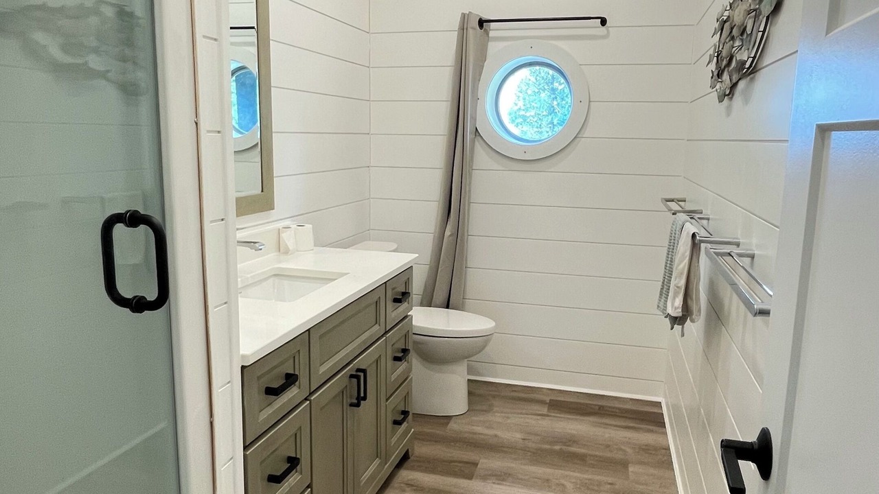 Photo of Bathroom in Hope Bay