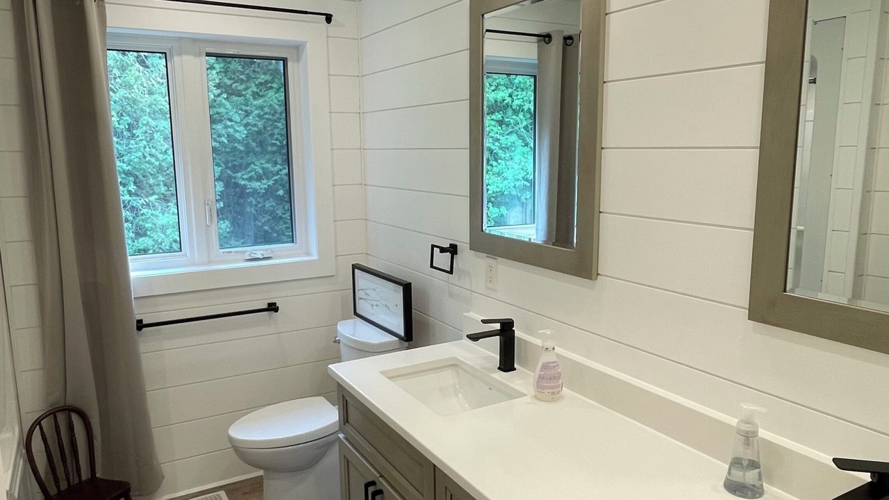 Photo of Bathroom in Hope Bay