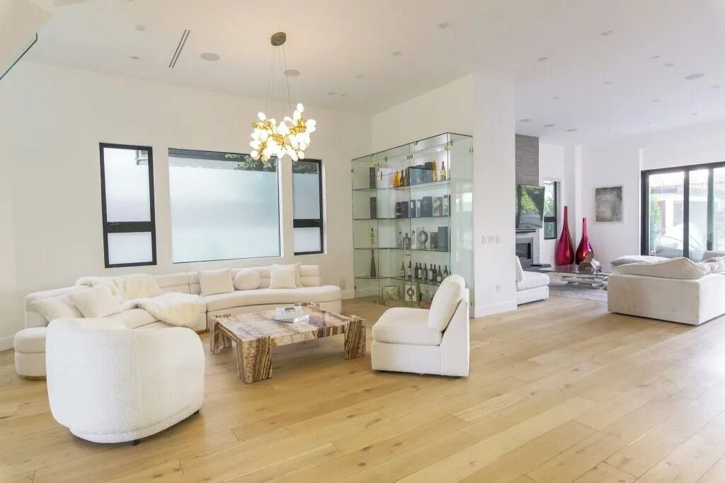 Photo of Livingroom in Melrose