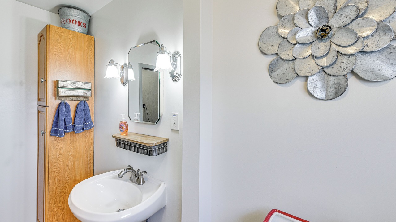 Photo of Bathroom in Central Lake
