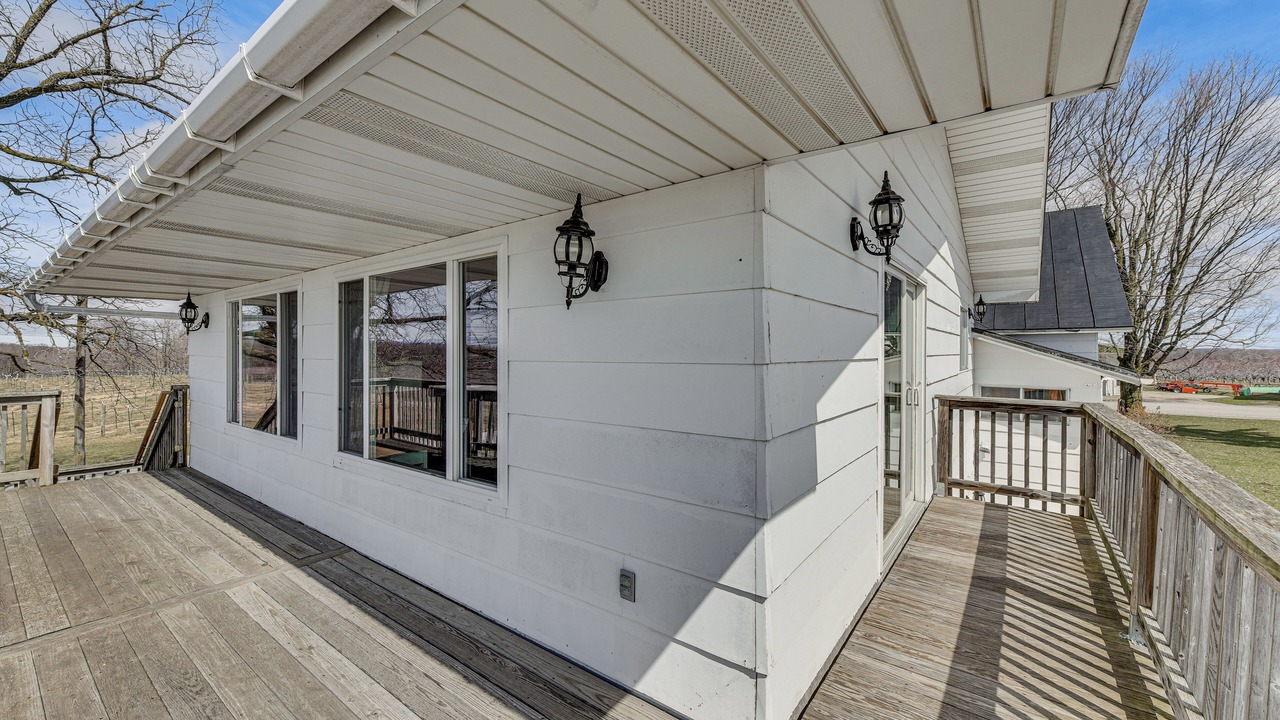 Photo of Patio Balcony in Central Lake