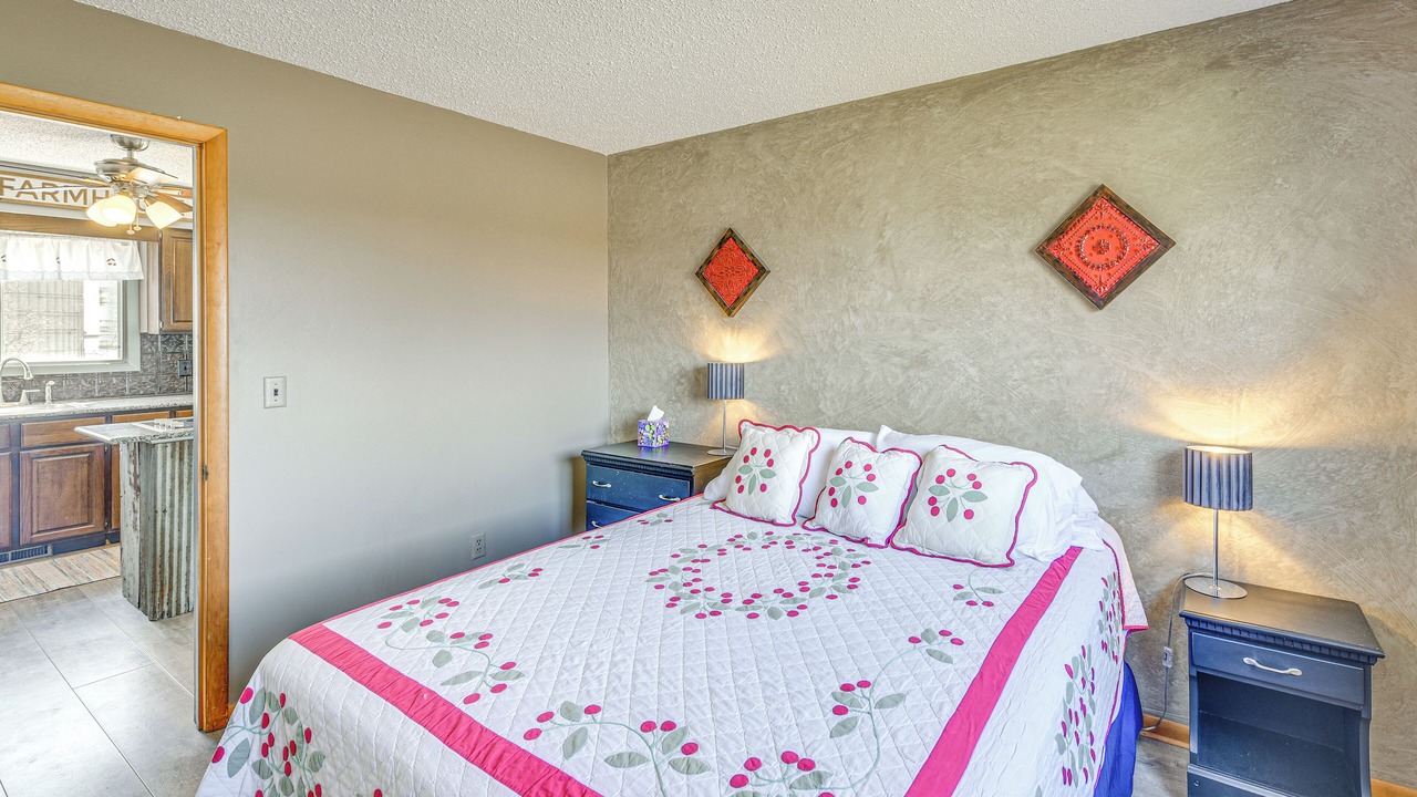 Photo of Bedroom in Central Lake