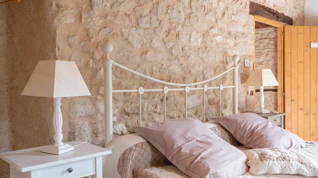 Photo of Bedroom in Castelnau-de-Montmiral