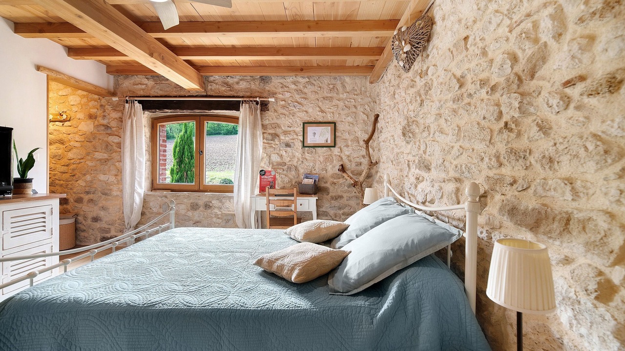 Photo of Bedroom in Castelnau-de-Montmiral