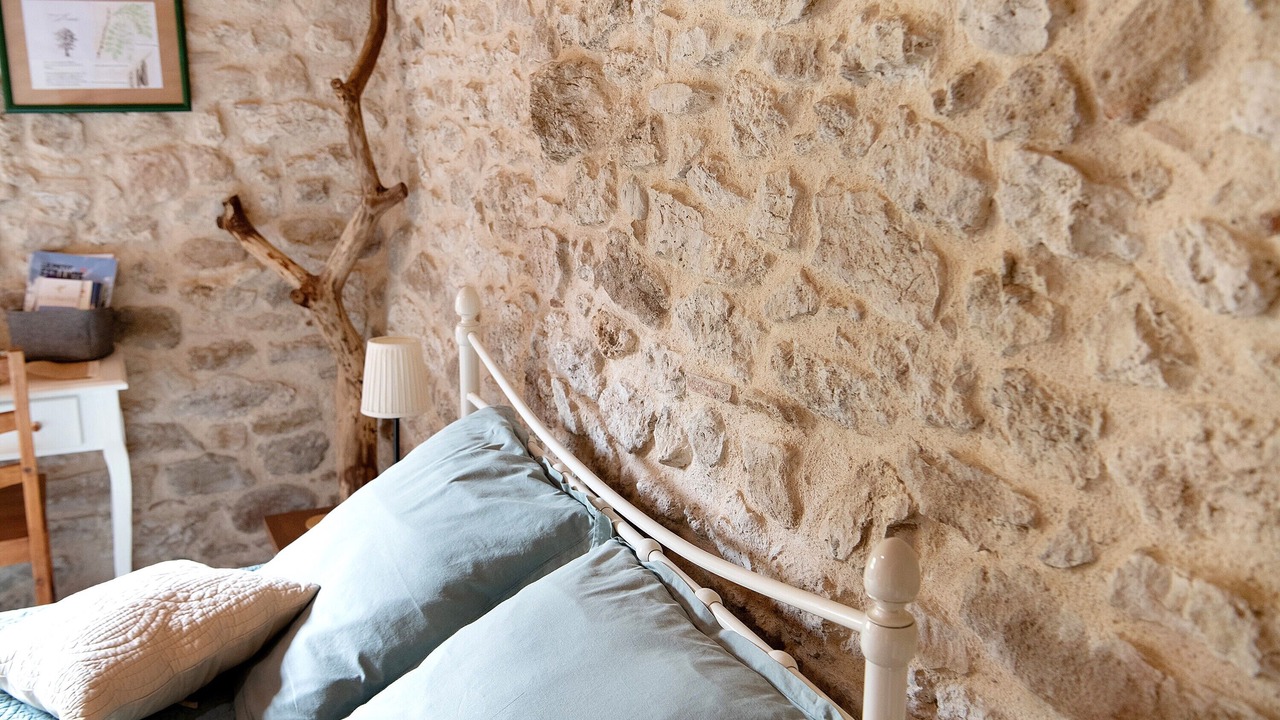 Photo of Bedroom in Castelnau-de-Montmiral