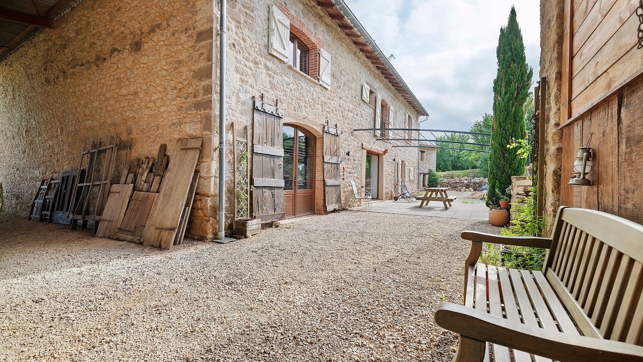 Photo of Patio Balcony in Castelnau-de-Montmiral
