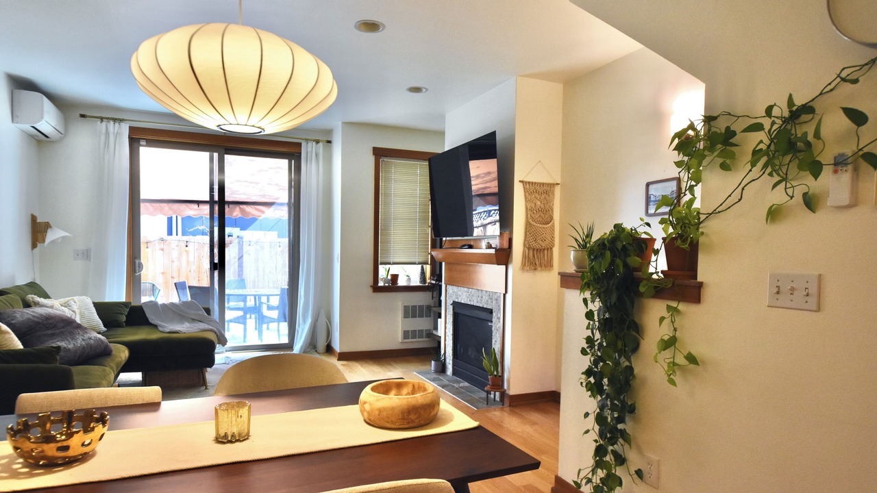 Photo of Livingroom in Lower Queen Anne