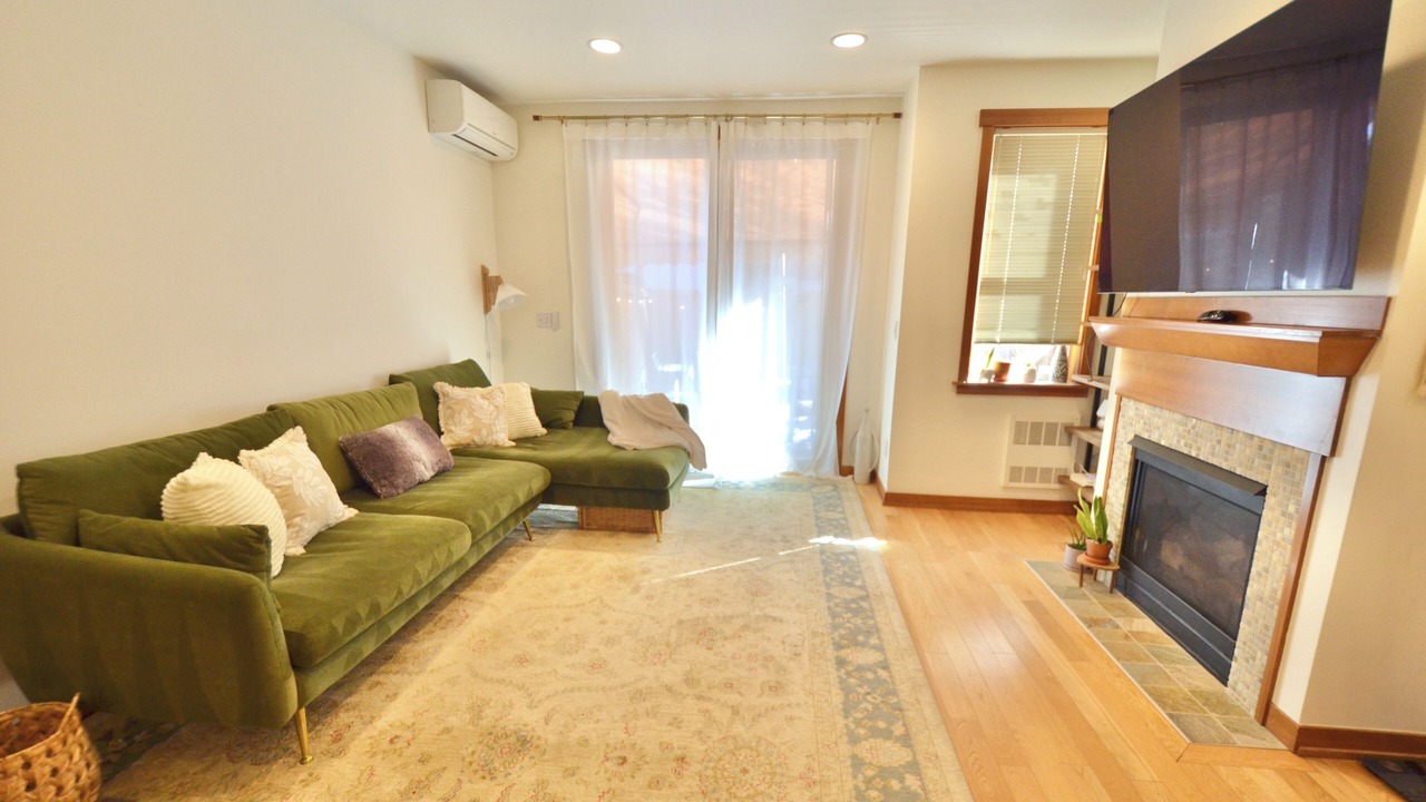 Photo of Livingroom in Lower Queen Anne