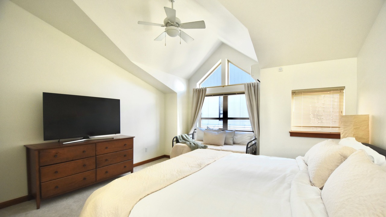 Photo of Bedroom in Lower Queen Anne