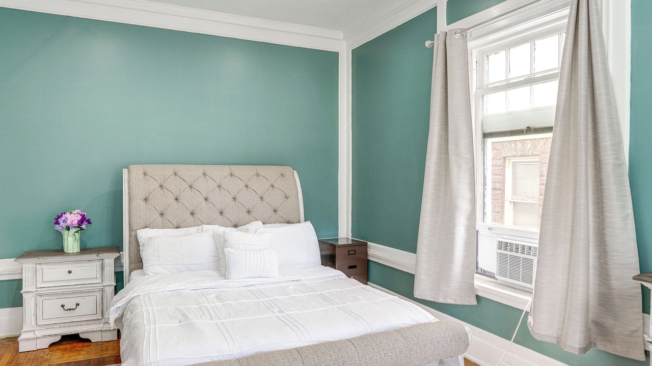 Photo of Bedroom in Stockade Historic District