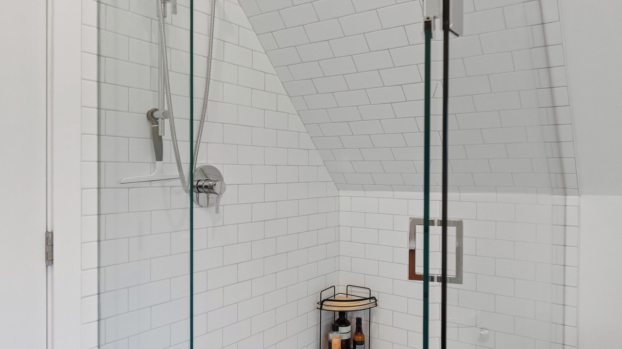 Photo of Bathroom in Roncesvalles Village