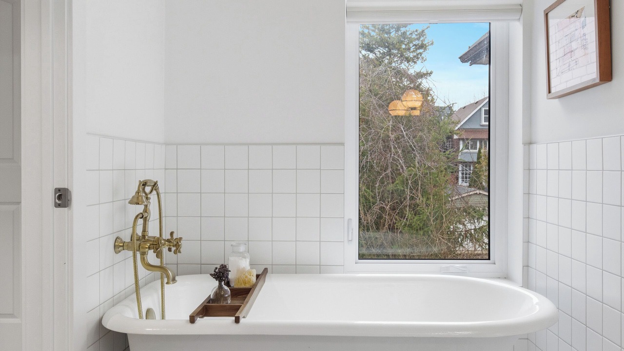 Photo of Bathroom in Roncesvalles Village