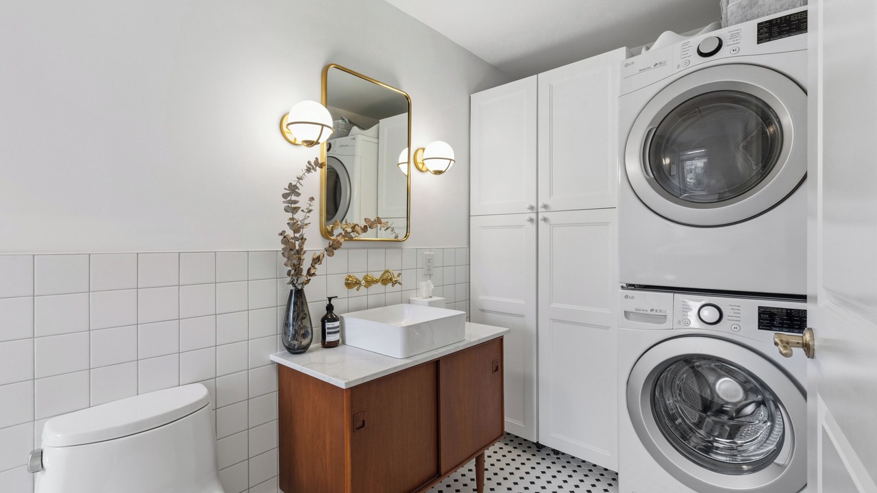 Photo of Bathroom in Roncesvalles Village