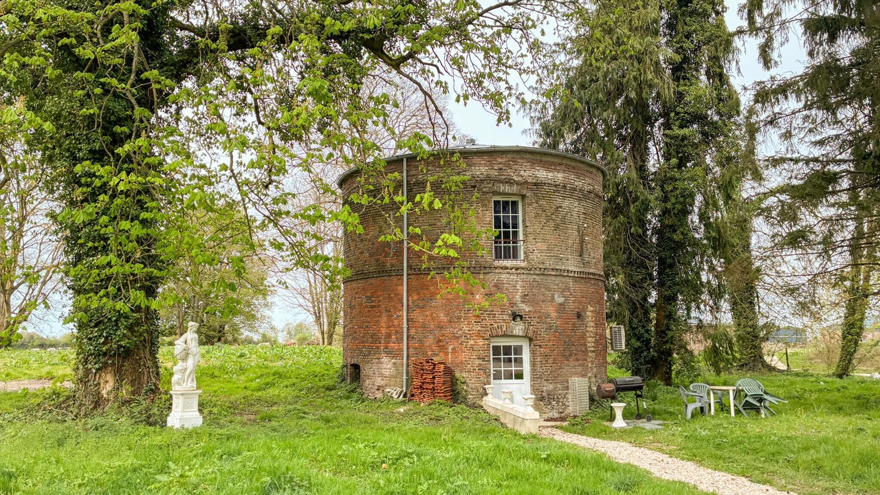 Photo of Others in Trepied