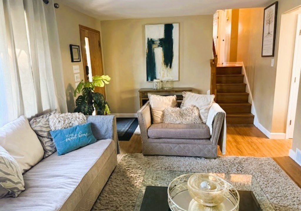 Photo of Livingroom in Pleasant Hills