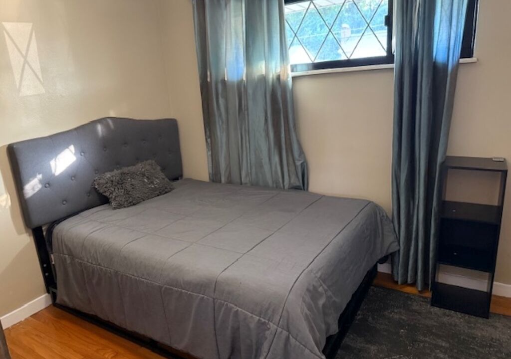 Photo of Bedroom in Pleasant Hills