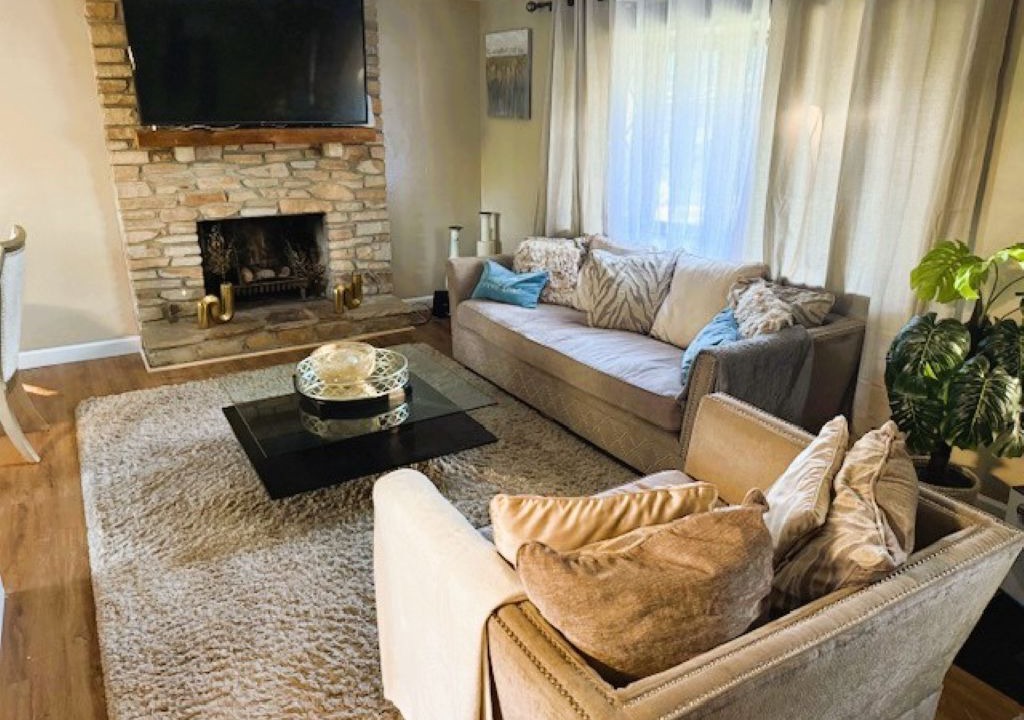Photo of Livingroom in Pleasant Hills