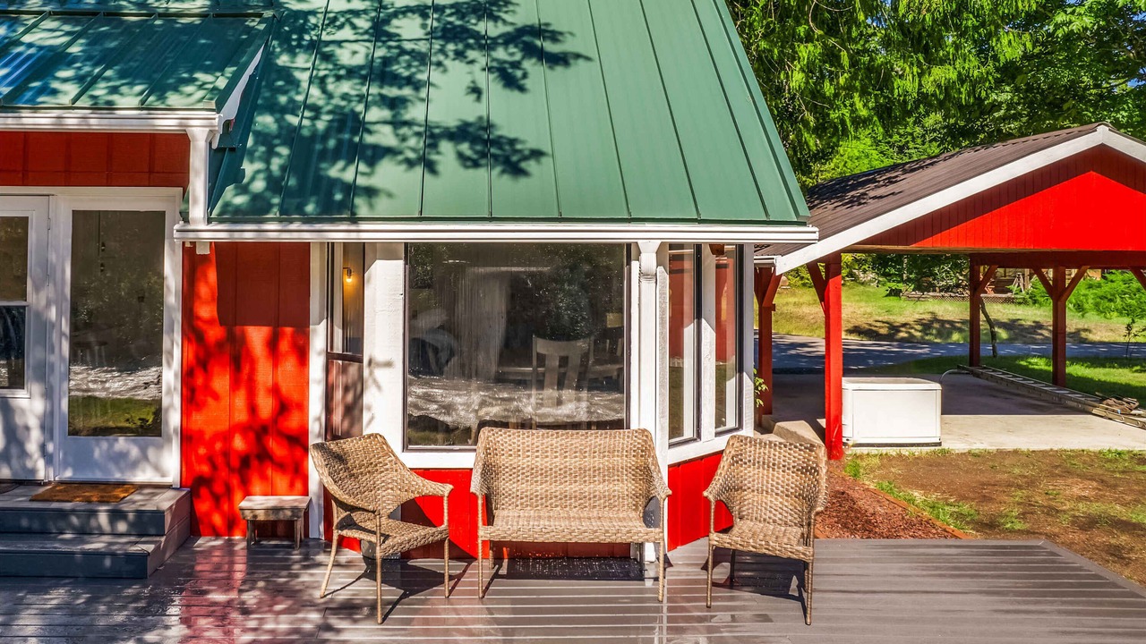Photo of Patio Balcony in Greenwater