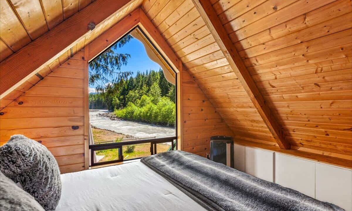 Photo of Bedroom in Greenwater