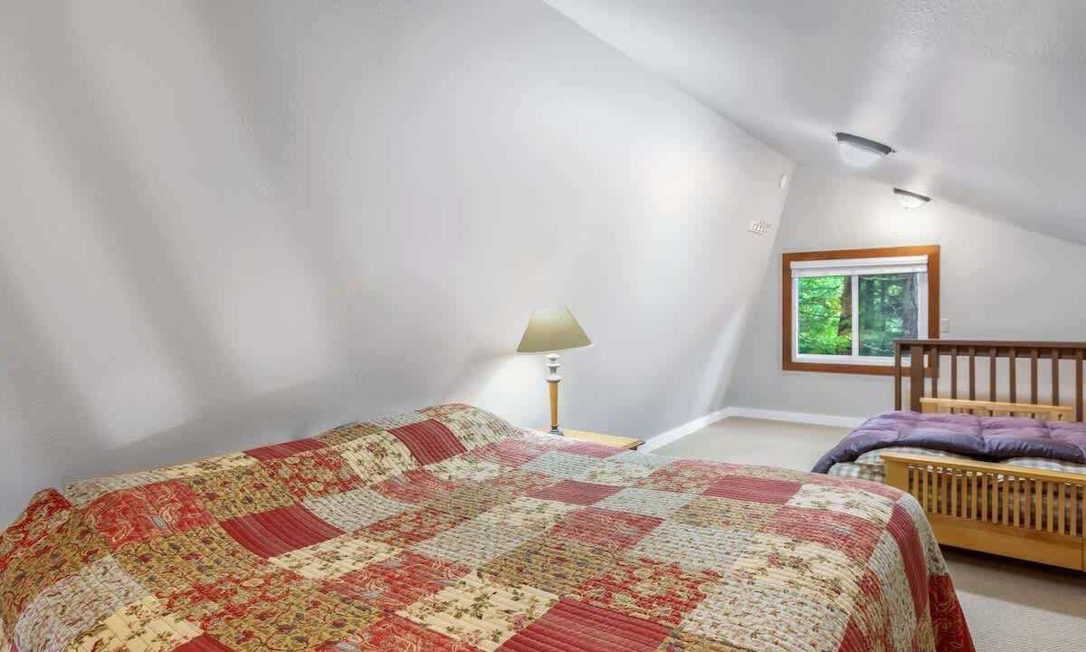 Photo of Bedroom in Enumclaw