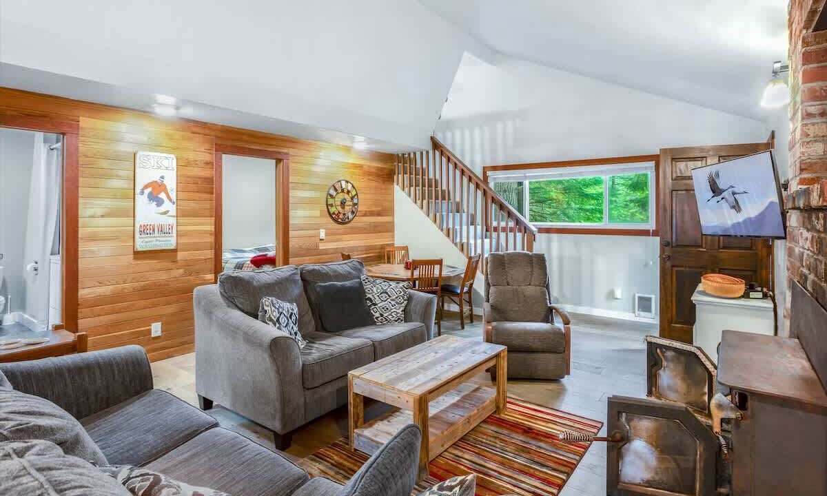 Photo of Livingroom in Enumclaw