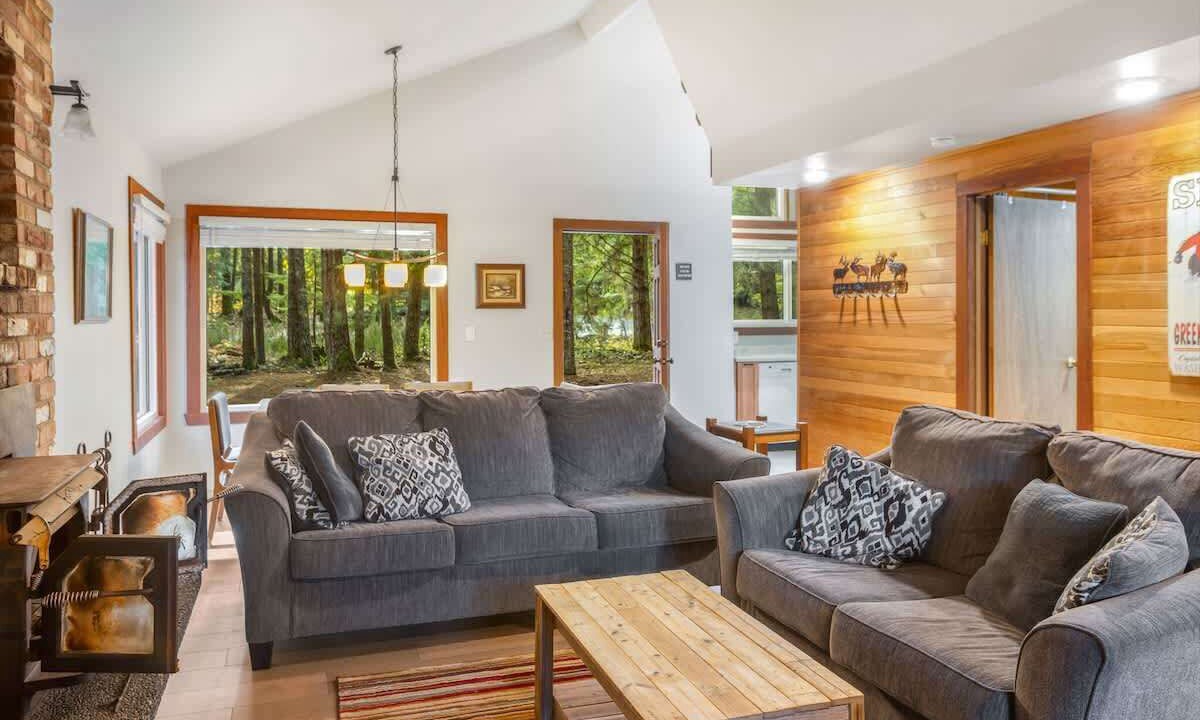Photo of Livingroom in Enumclaw