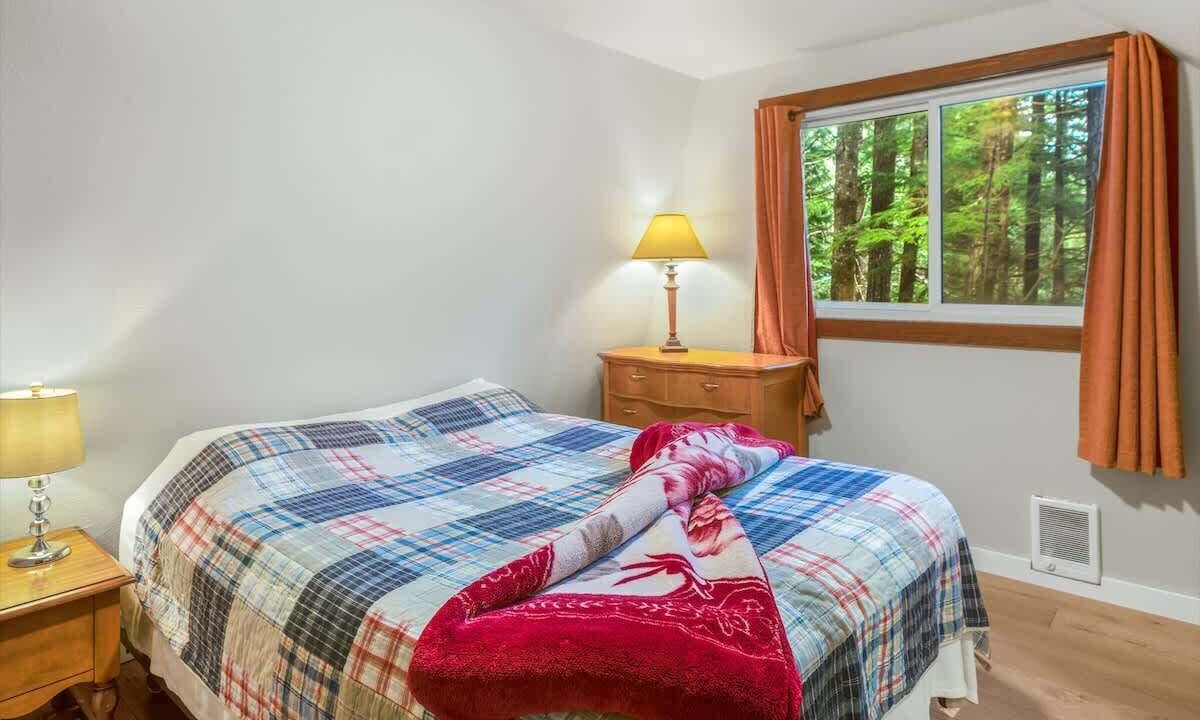 Photo of Bedroom in Enumclaw