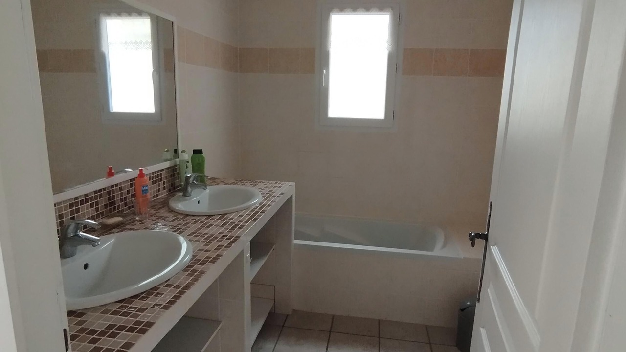 Photo of Bathroom in Mirabeau