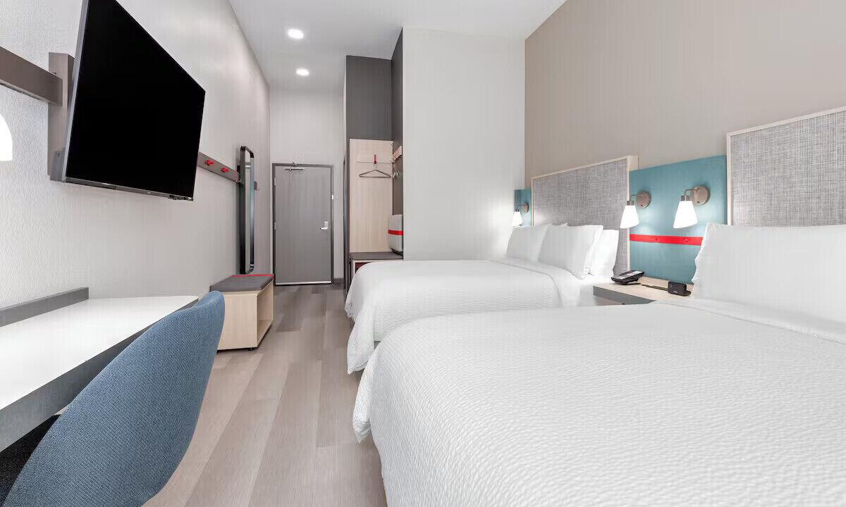 Photo of Bedroom in Davis Spring Commercial