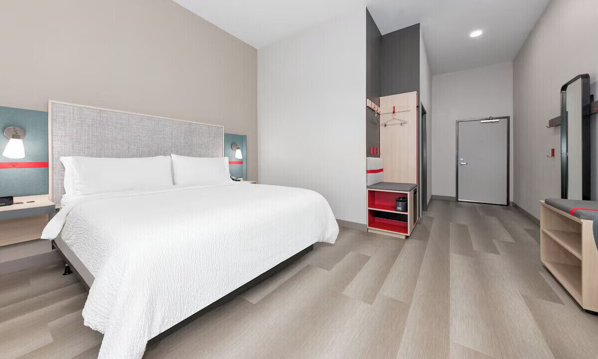 Photo of Bedroom in Davis Spring Commercial