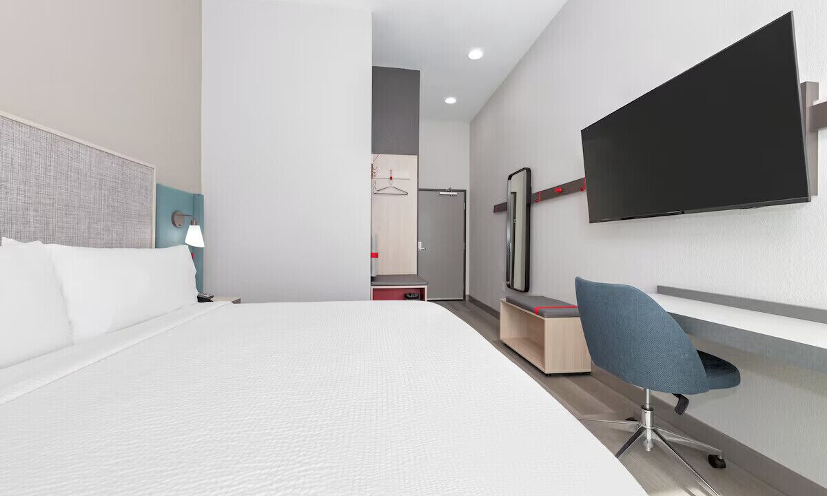 Photo of Bedroom in Davis Spring Commercial
