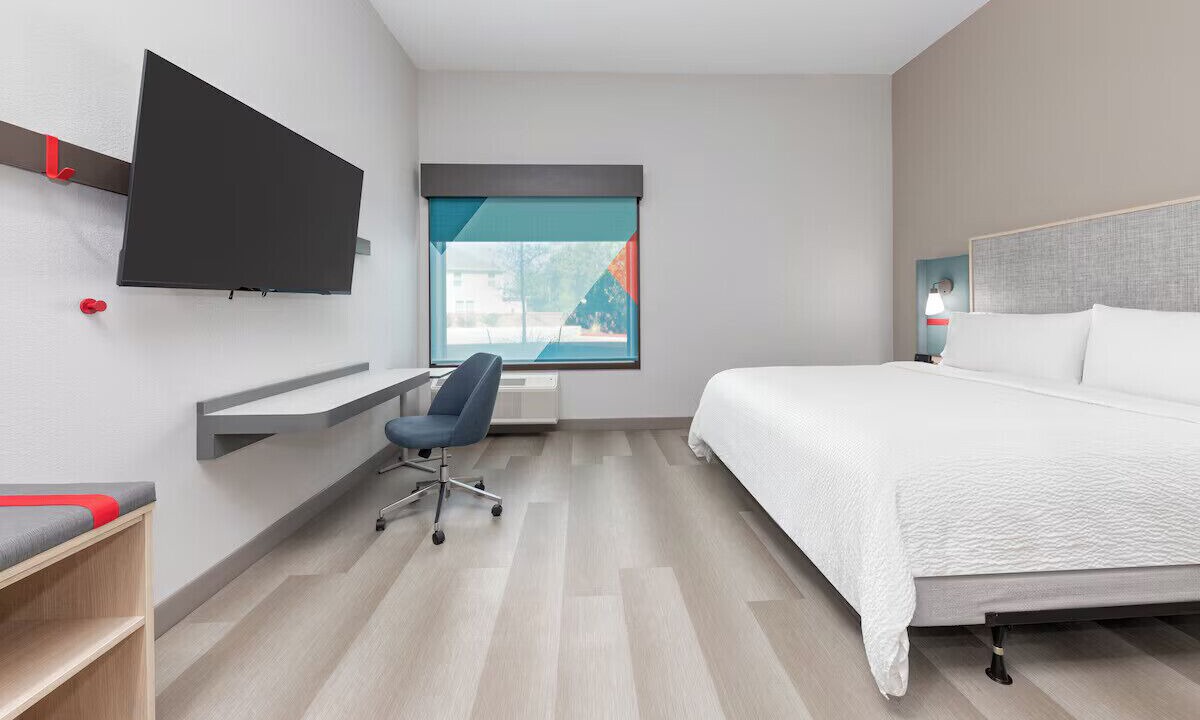 Photo of Bedroom in Davis Spring Commercial
