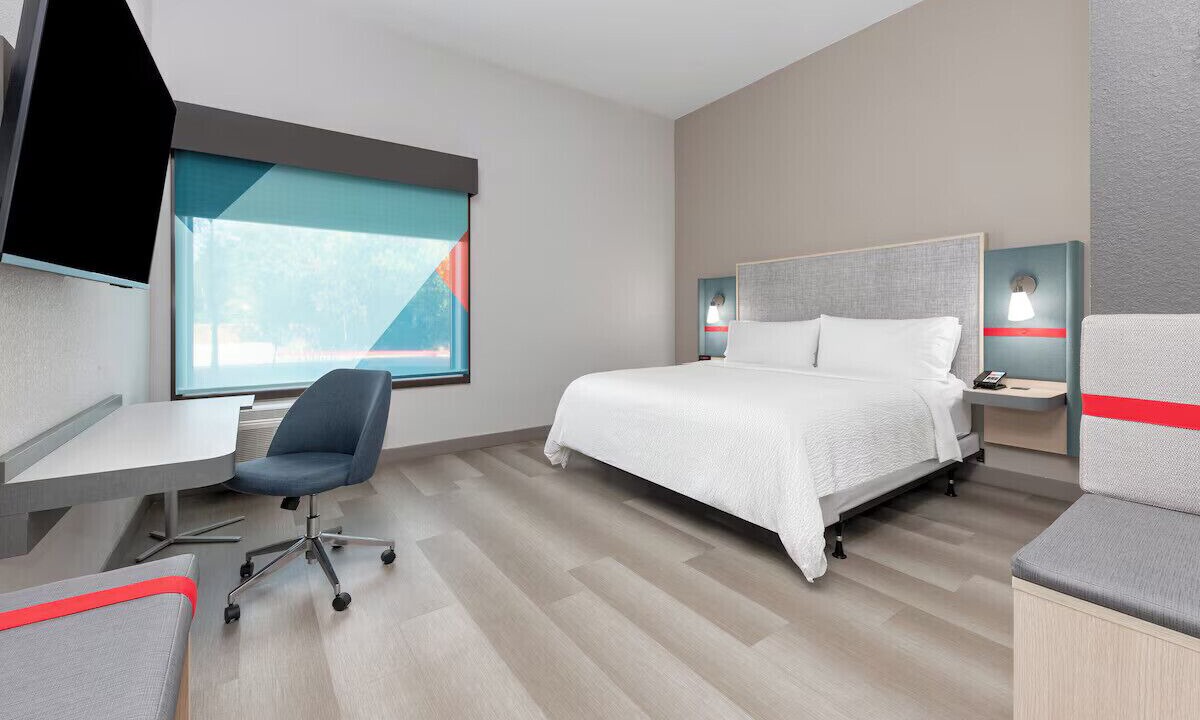 Photo of Bedroom in Davis Spring Commercial