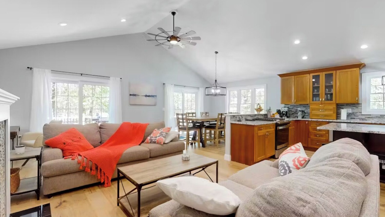 Photo of Livingroom in Tolland