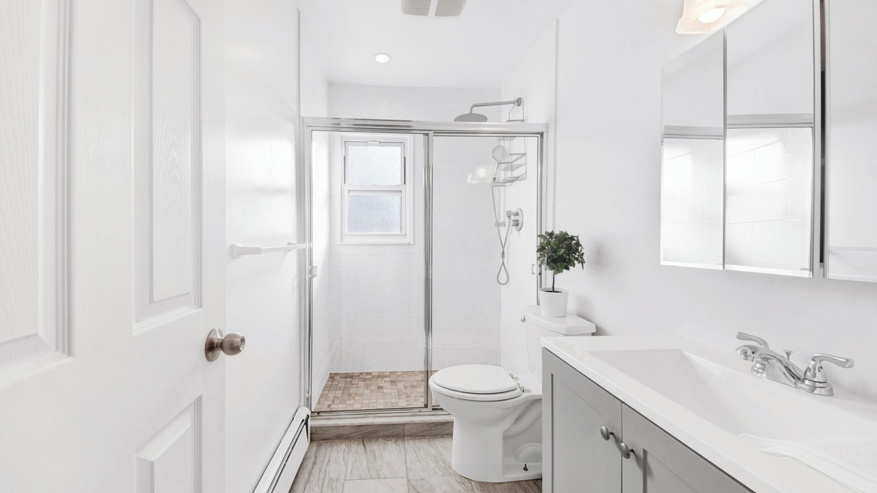 Photo of Bathroom in White Plains