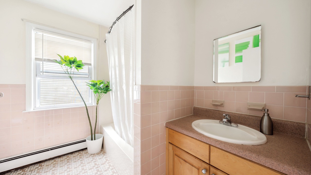 Photo of Bathroom in White Plains