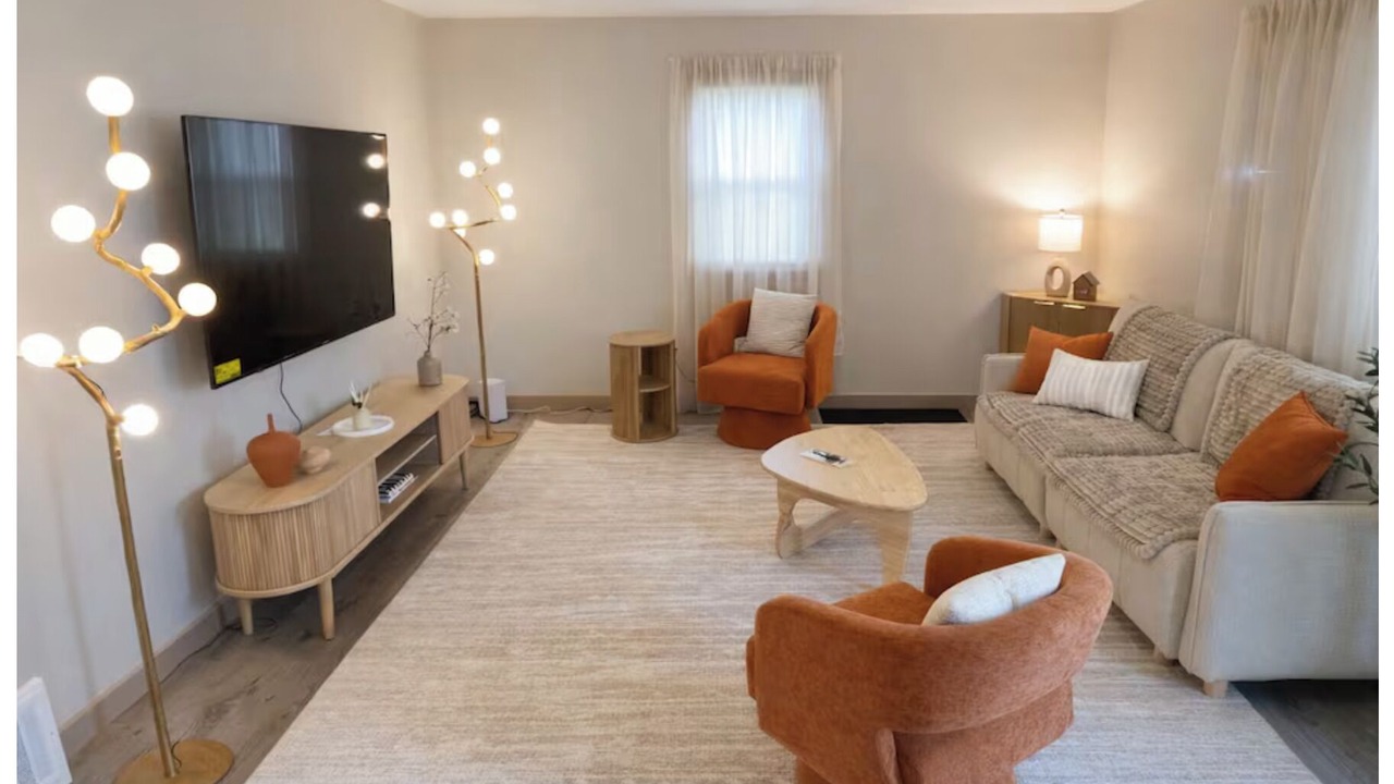 Photo of Livingroom in Amherst