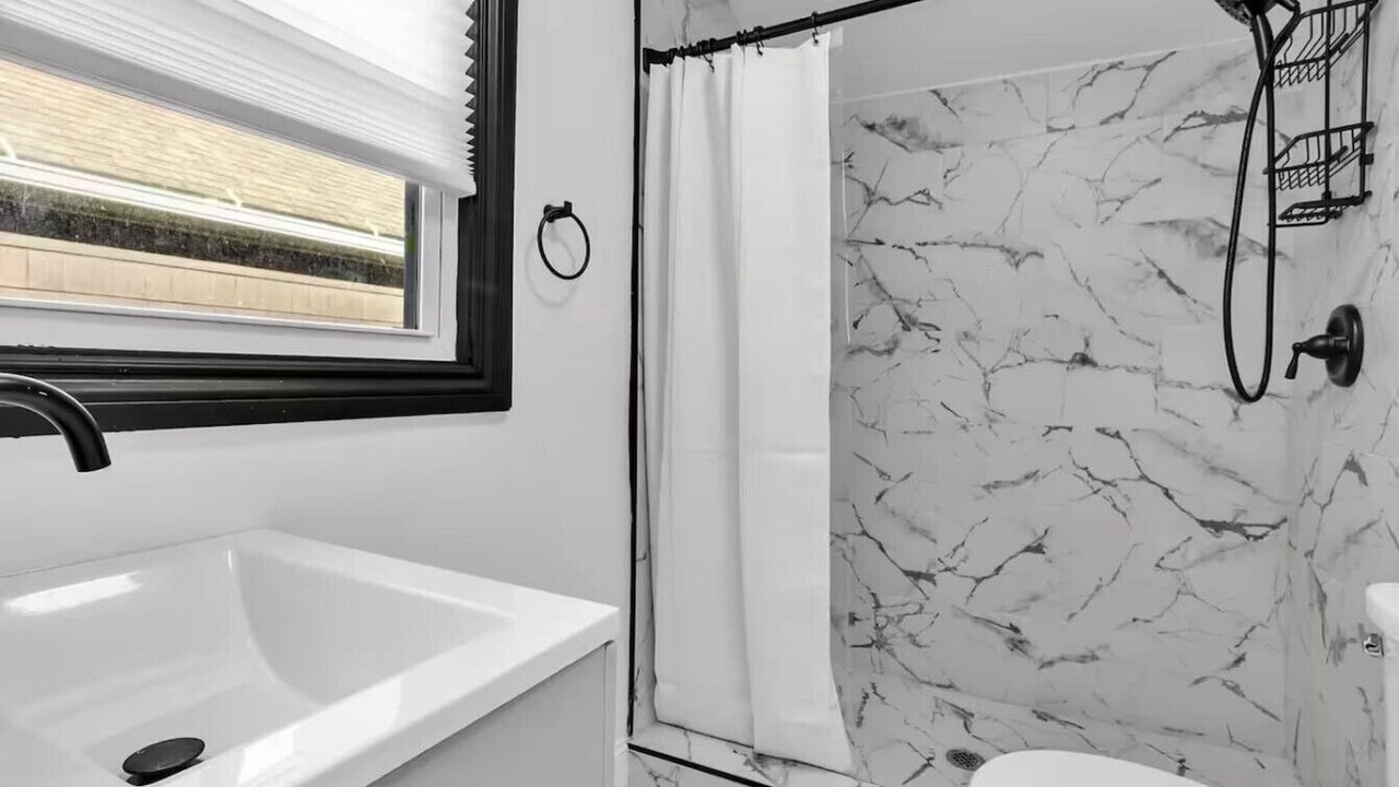 Photo of Bathroom in Niagara Falls