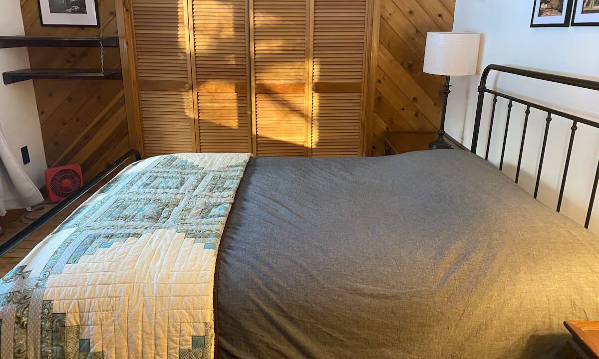 Photo of Bedroom in Roscoe