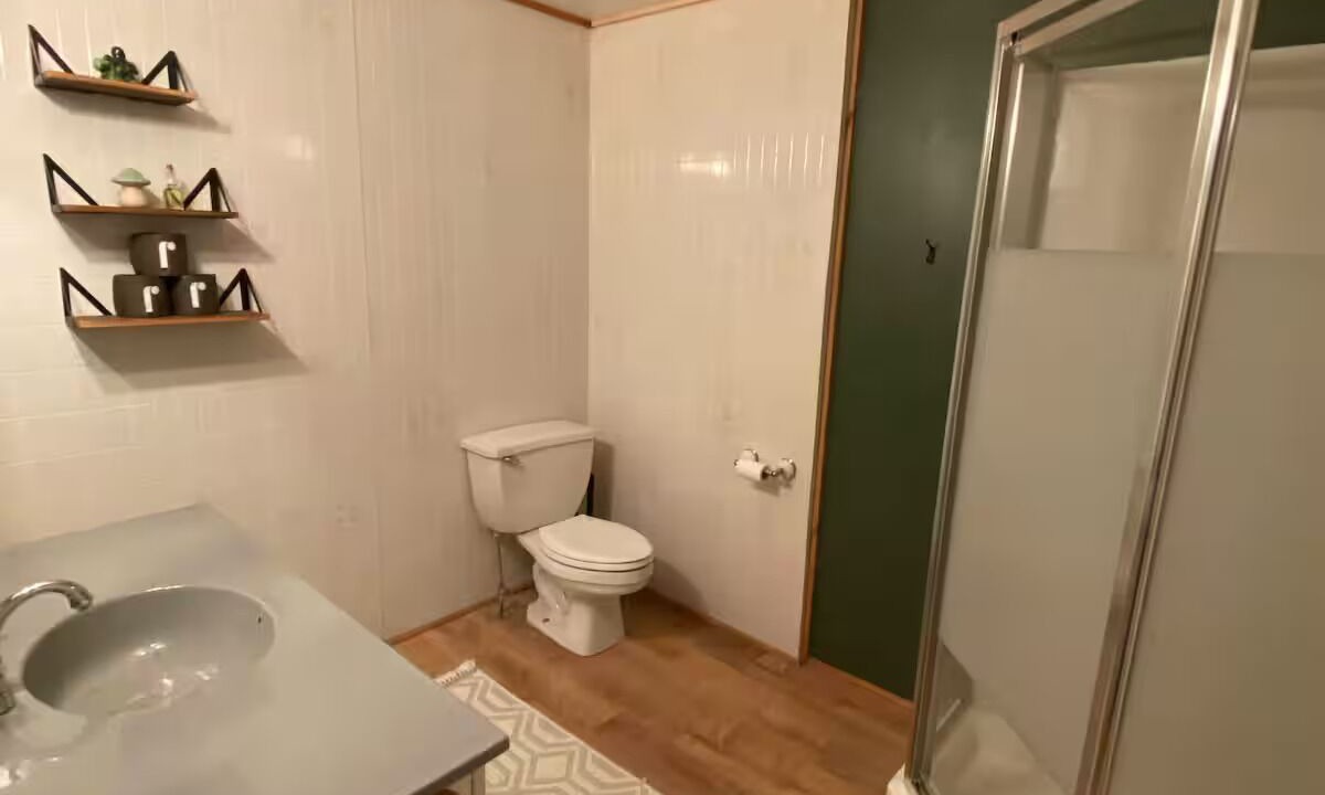 Photo of Bathroom in Roscoe