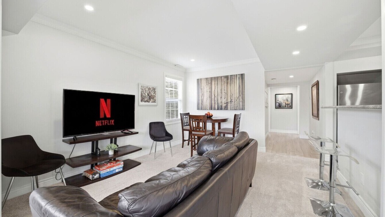 Photo of Livingroom in Pickering