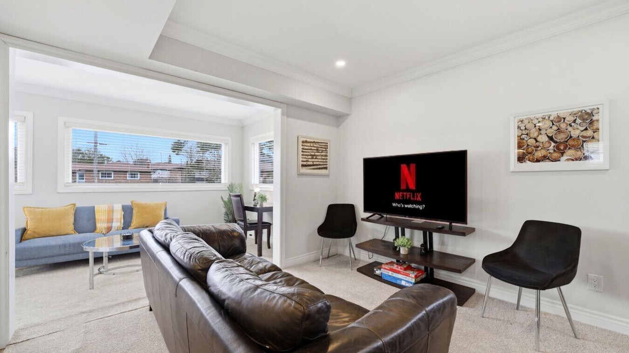 Photo of Livingroom in Pickering