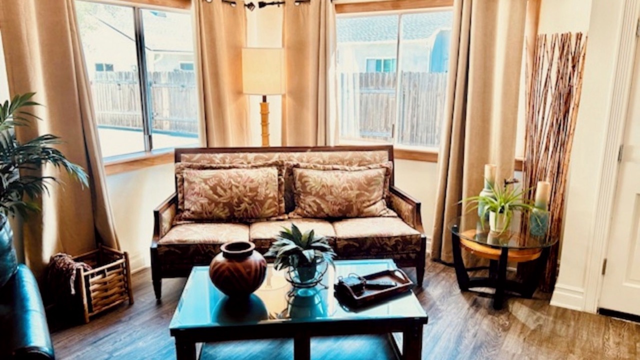 Photo of Livingroom in East Side Costa Mesa