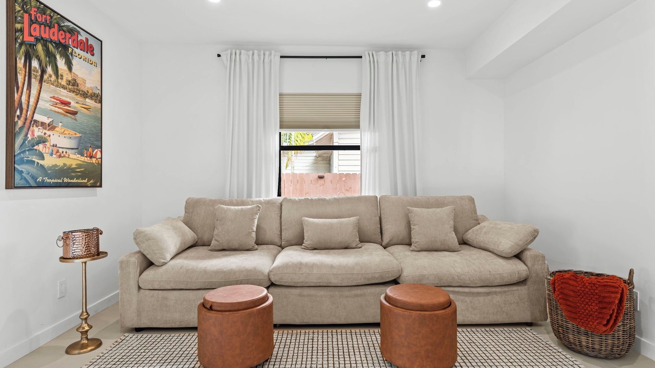 Photo of Livingroom in Colee Hammock