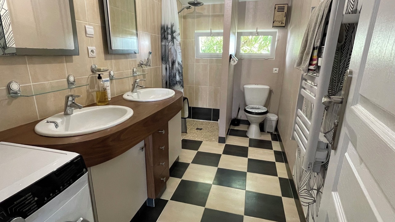 Photo of Bathroom in La Plaine-sur-Mer