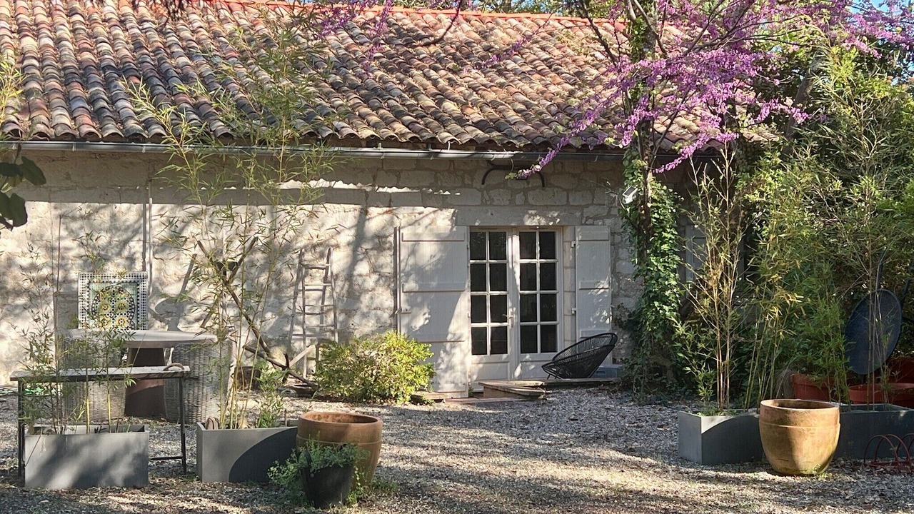 Photo of Patio Balcony in Saint-Paul-d'Espis