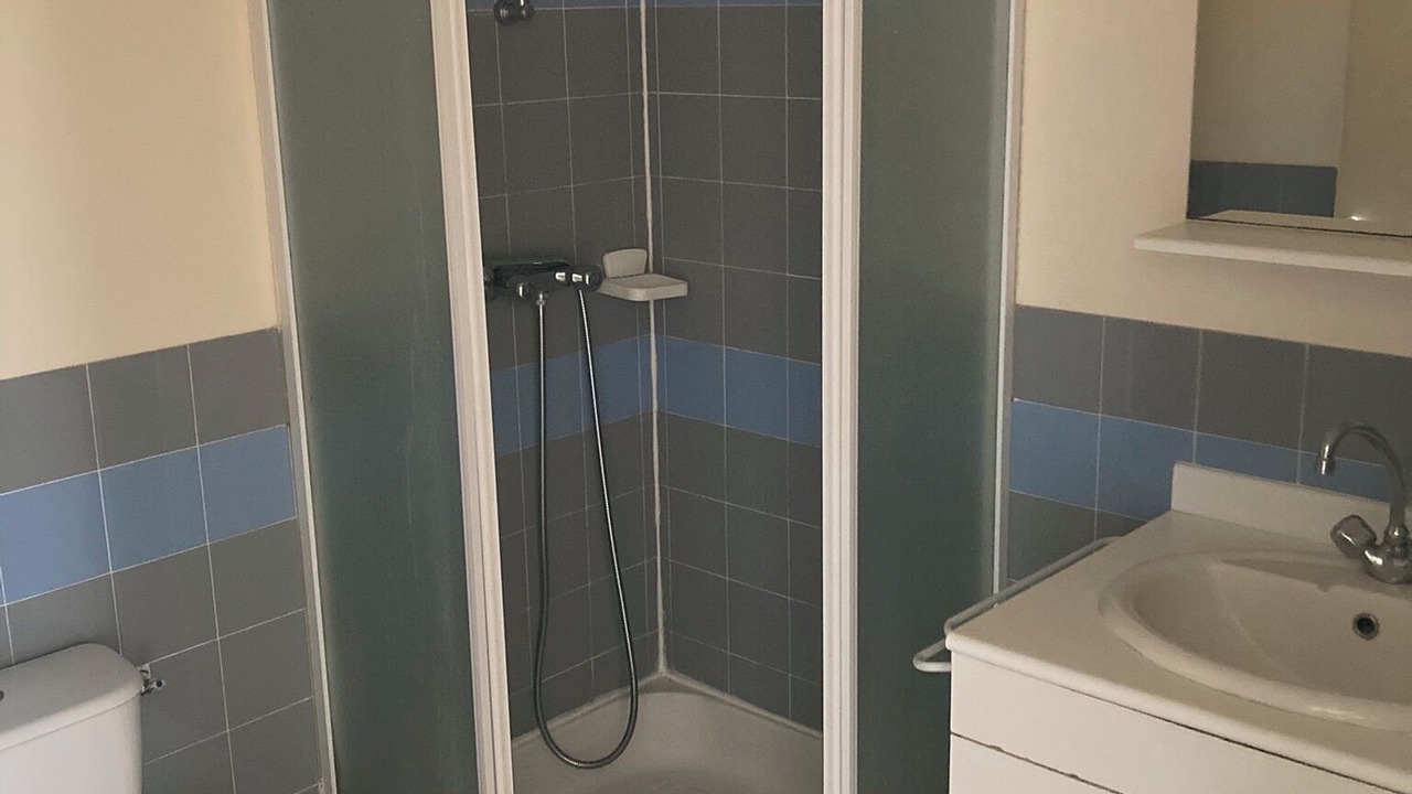Photo of Bathroom in Castelnau-de-Mandailles